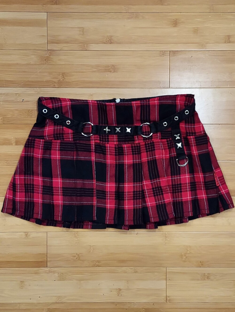 Tripp NYC Vintage Red & Black Plaid Pleated Mini Skirt with Grommet Belt Size L